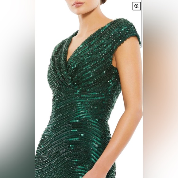 Cap sleeve sequined evening gown - Picture 3 of 3